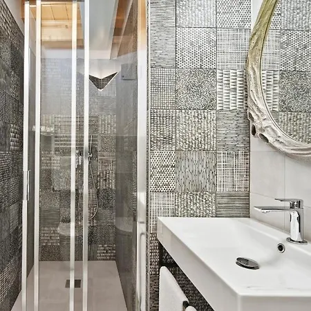 Crocevia - Carsica Contemporanea Pensión Trieste