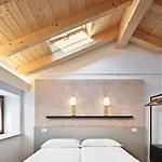 Πανσιόν Crocevia - Carsica Contemporanea 4*