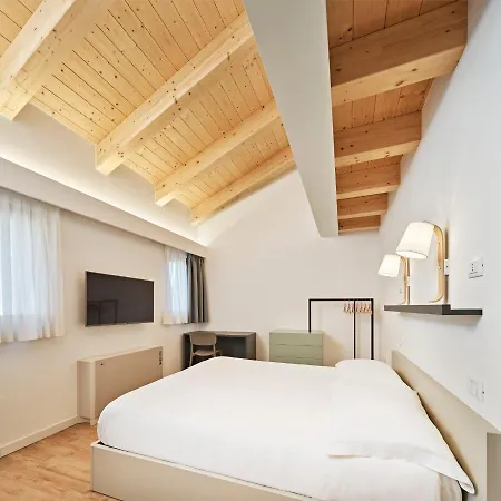 Crocevia - Carsica Contemporanea Konukevi Trieste