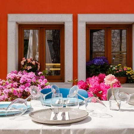 Konukevi Crocevia - Carsica Contemporanea